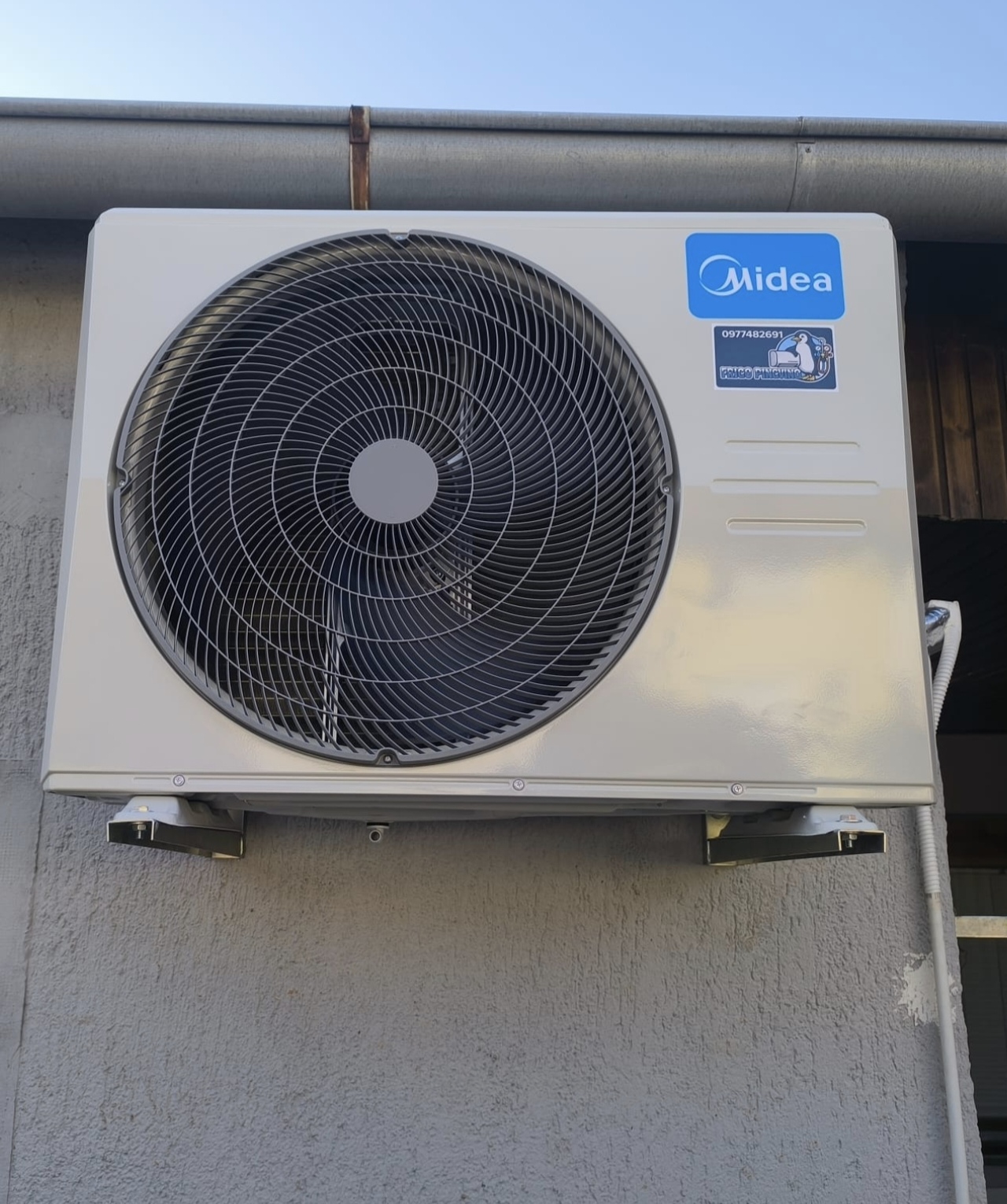 Montaža klime u spavaćoj sobi – tiha i uredna ugradnja, Frigo Pingvino