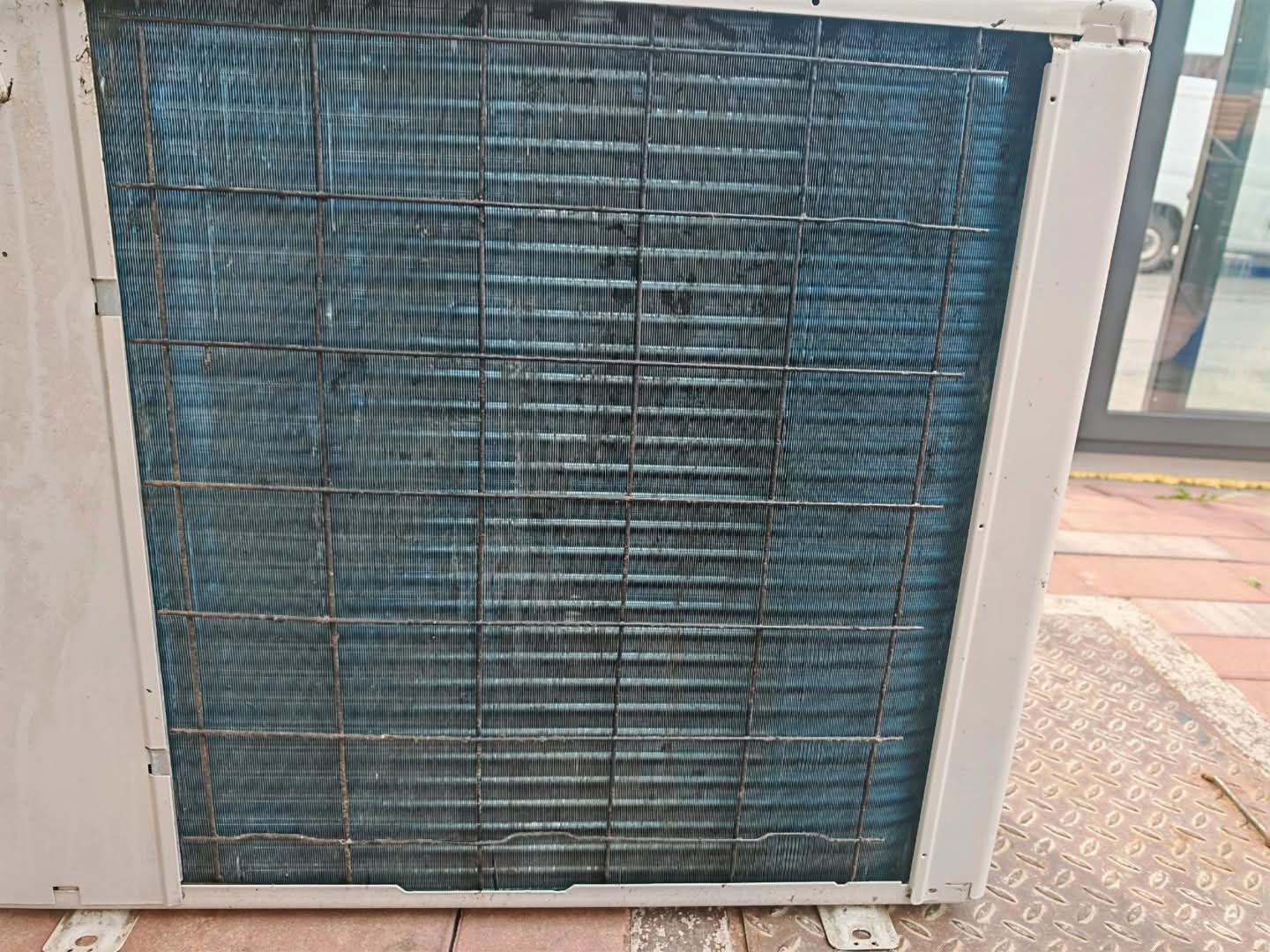 Vanjska jedinica klima uređaja – stručna montaža, Frigo Pingvino VSŽ